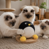 Balle a griffer pingouin pour chat avec corde 30cm
